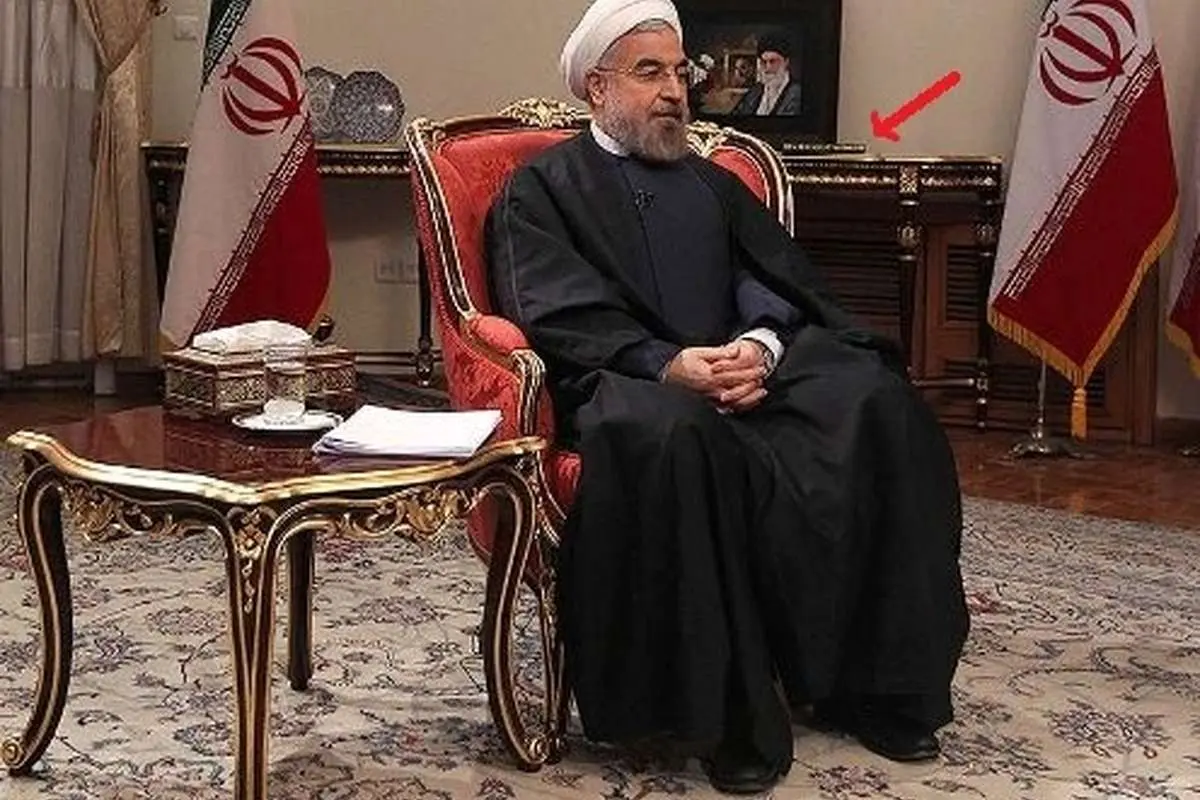 (تصاویر) کتابی که به دکور مصاحبه روحانی اضافهشد