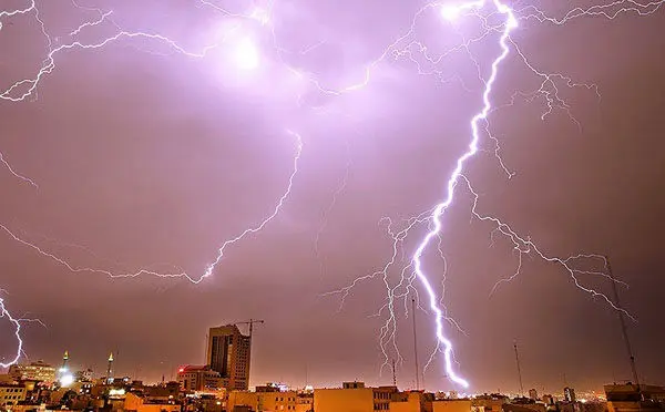 (تصاویر) رعد و برق کم سابقه درتهران