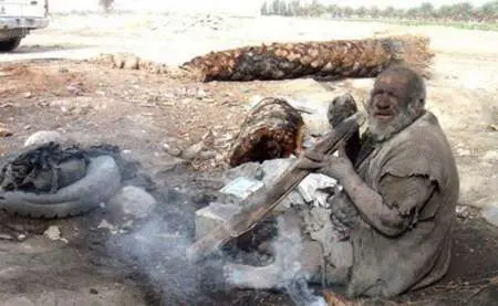 پیرمرد فراشبندی که نزدیک به یک قرن حمام نرفته است