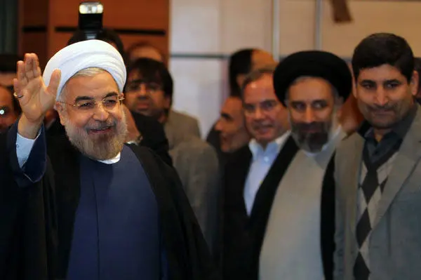 (تصاویر) روحانی در جمع دانشجویان