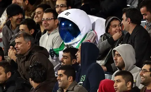 (تصویر) آدم‌فضایی تماشاچی بازی پرسپولیس!