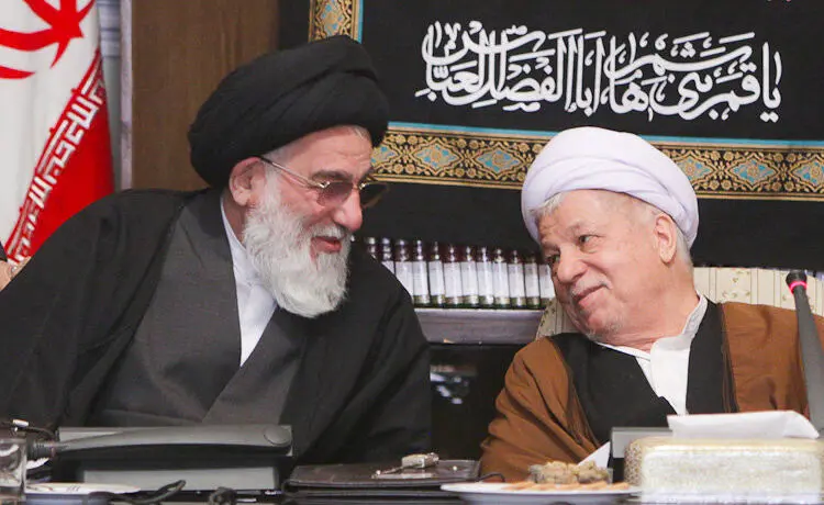 زائران حسینی، شب یلدای کارتن‌خواب‌ها، جشنی با کودکان کار، زندگی در روستا، وضعیت مسکن مهر، دیدار با علما و...