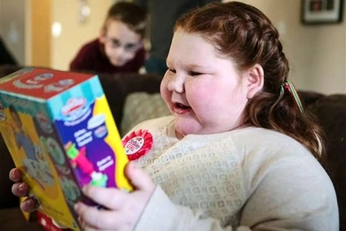 (تصاویر) بیماری نادر دختر نوجوان