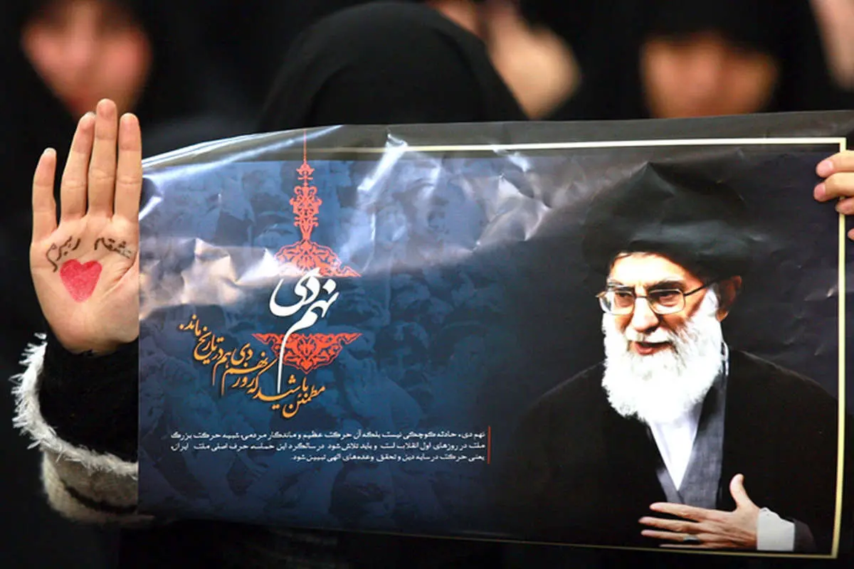 تجمع در شهرهای مختلف، سفر به قونیه، راهی برای رهایی از آلودگی، هنرمندان در نمایشنامهخوانی و پشتصحنه و ...