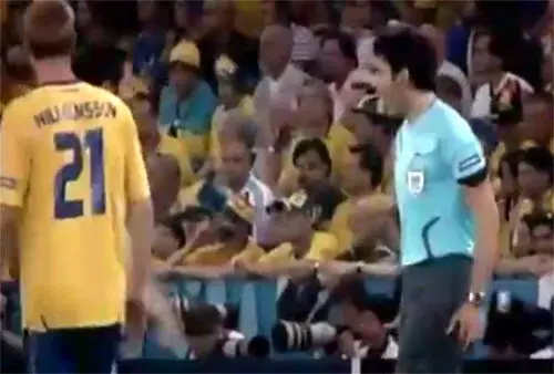 (فیلم) پشت صحنه‌ جالب داوری یک بازی