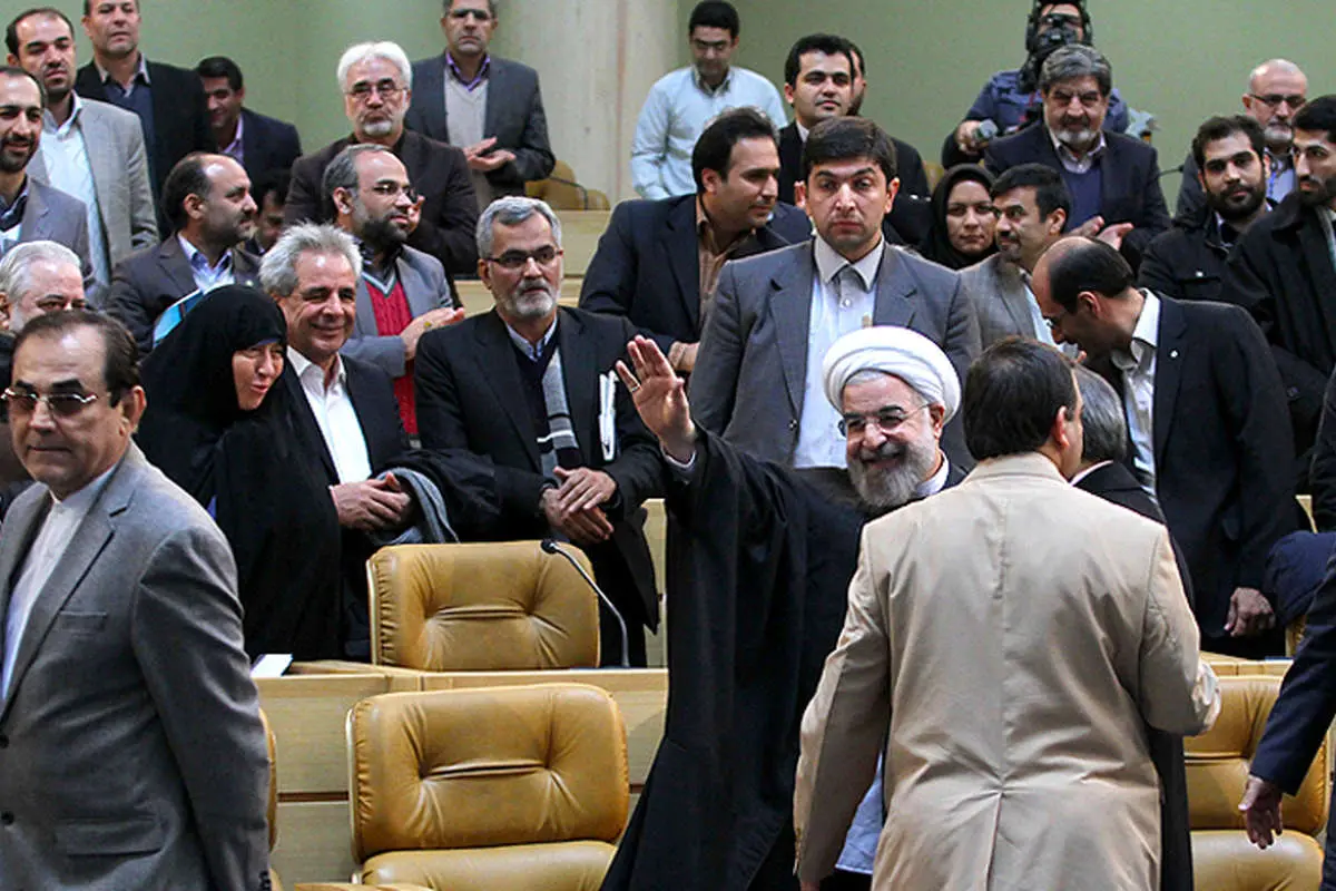 جشن تولد هنرمندان، گپ محمدجواد لاریجانی و روحانی، دیدار با هاشمی، کودکان کار، ورزش و تفریح در دل کویر و ...
