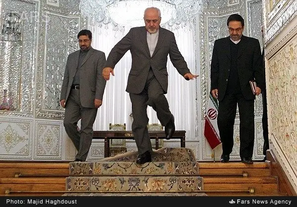 (تصاویر) خطری که از بیخ گوش ظریف گذشت