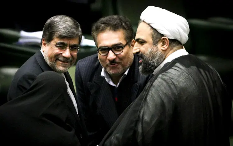 نمایندگان در مجلس، دستگیری زورگیرها، طبیعت زیبای برفی، آبگرفتی معابر، عکس یادگاری در گالری، شکار ببر و ...