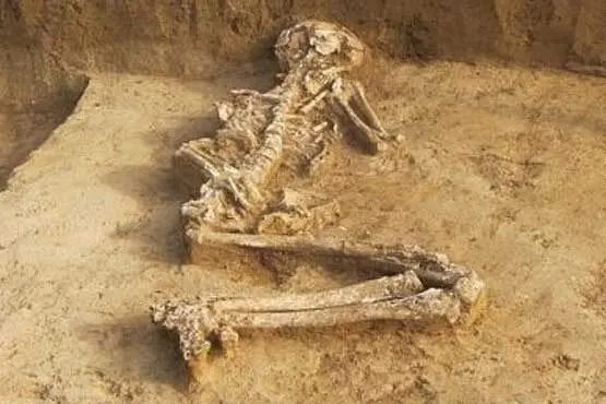 (تصویر) کشف جسد زن باردار 6000 ساله