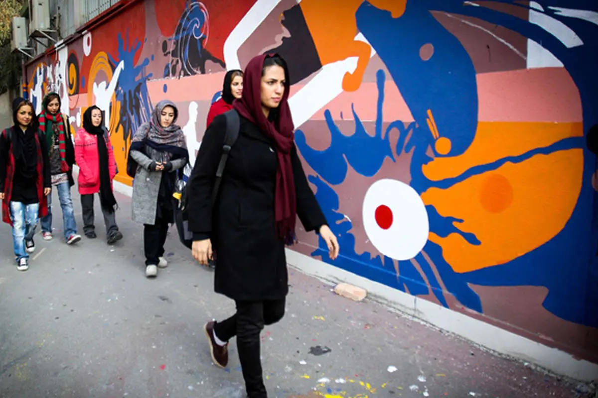 (تصاویر) پایاننامه روی دیوار