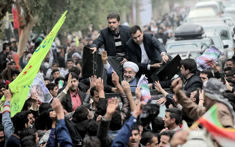 استقبال از روحانی، هنرپیشه‌های یک سریال در جلسه نقد، دیدار با هاشمی، مرگ پلنگ، جشن دختران بیست ساله و ...