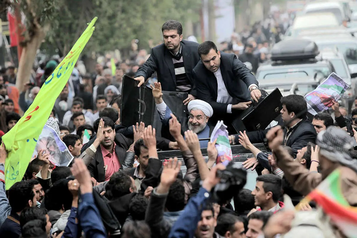 استقبال از روحانی، هنرپیشه‌های یک سریال در جلسه نقد، دیدار با هاشمی، مرگ پلنگ، جشن دختران بیست ساله و ...