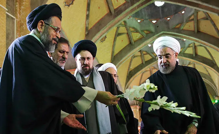 تجدید میثاق رئیس‌جمهور، حاشیه‌های جشنواره، هنرمندان در نشست خبری، صف دریافت سبد کالا، بارش برف و ...