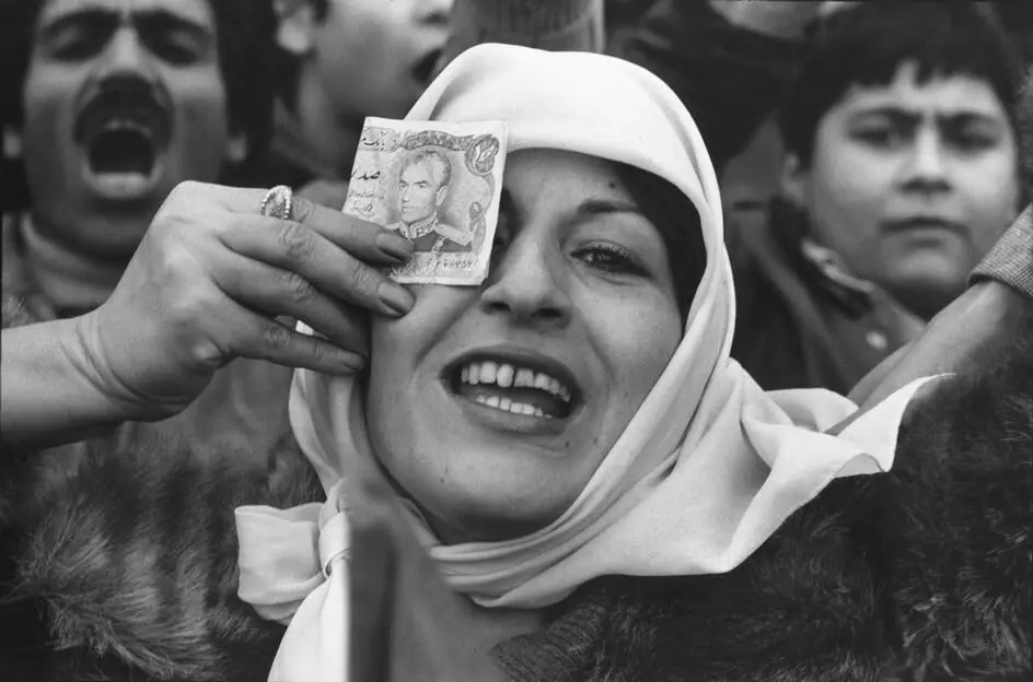 انقلاب به روایت تصویر