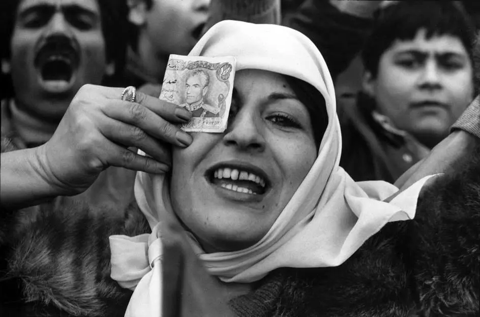 انقلاب به روایت تصویر
