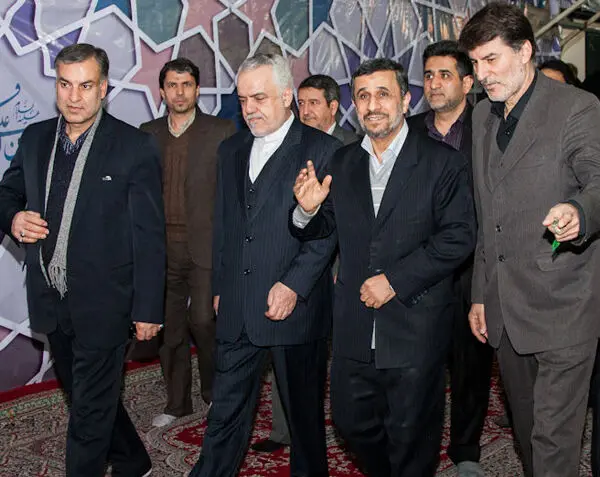 (تصاویر) احمدی نژاد در مرقد امام (ره)