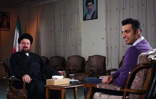 سورپرایز فردوسی‌پور در شب پیروزی انقلاب؛ سید حسن خمینی در 90