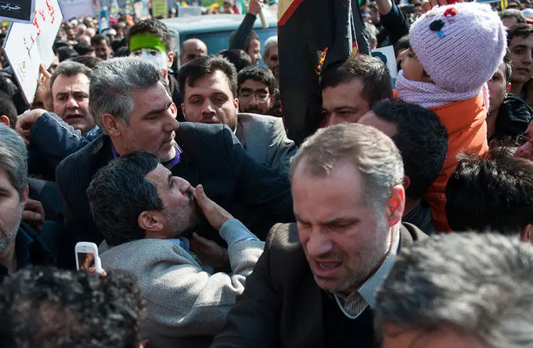(تصوير) خانواده احمدی‌نژاد در راهپیمایی