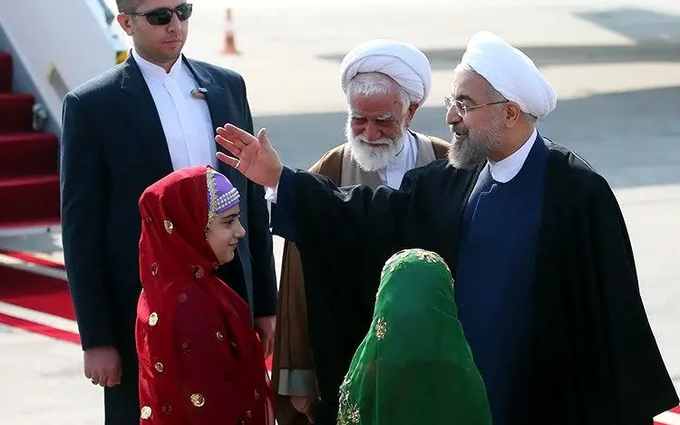 شعار جدید مردم هرمزگان، استقبال از رئیس‌جمهور، آتش‌سوزی در نمایشگاه، جشنواره شکوفه، شکست استقلال و ...