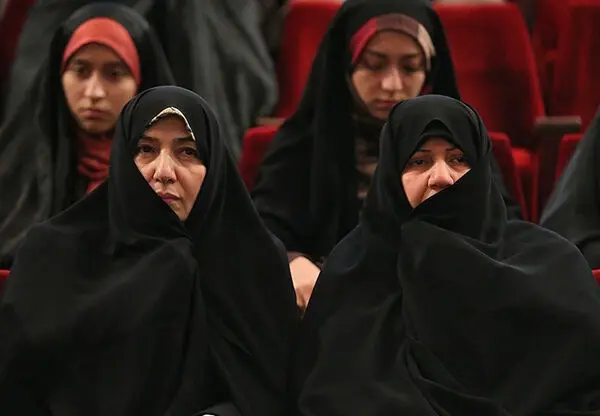 (تصاویر) تقدیر همسر رئیس جمهور از عوامل "شیار143"