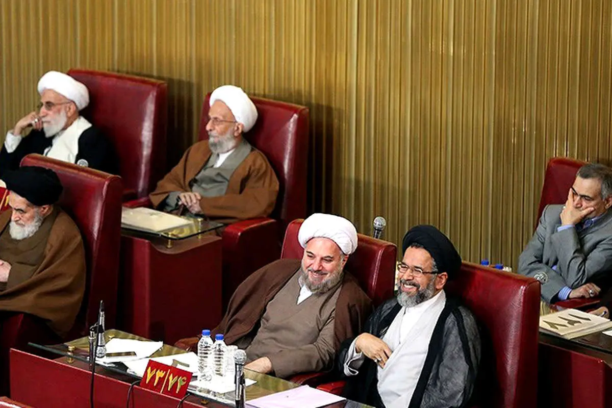 چهرههای مشهور در مراسم نیکوکاری، تقدیر از عوامل فیلم، جاذبه گردشگری، حاشیههای اسکار، شکار حیاتوحش و...