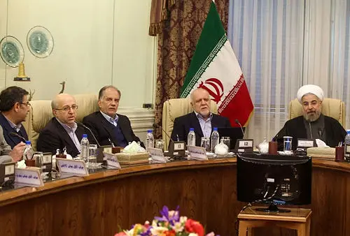 (تصاویر) بازدید سرزده رییس جمهوری از وزارت نفت
