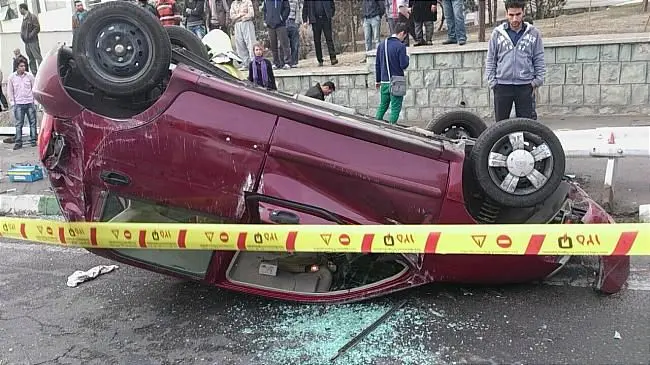(تصاوير) تصادف چهار خودرو در بزرگراه حكيم