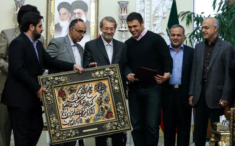 تشییع شهدا، گپ نمایندگان در مجلس، طراوت بهاری، دیدار نخبگان با هاشمی، استقبال از...