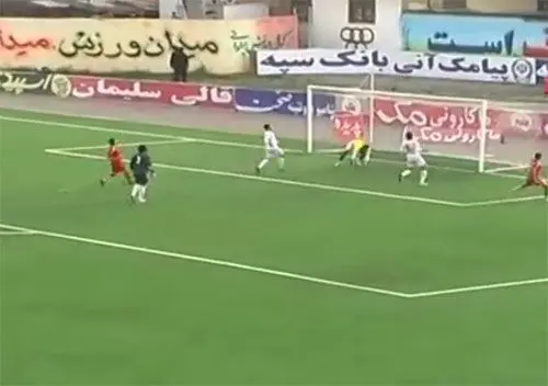 (فيلم) تمام توان یک بازیکن ذخیره!
