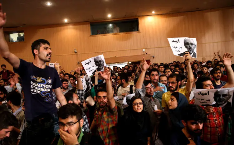 درگیری در دانشگاه امیرکبیر، درخواست اعدام سران فتنه، عکس‌های یادگاری، طراوت زیبای بهاری، لحظات فوتبالی و...