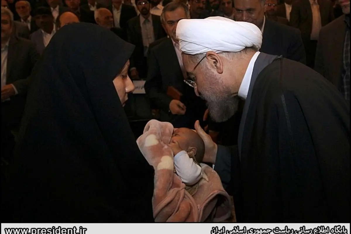 (تصوير) دیدار روحانی با همسر داناییفر