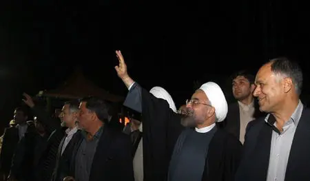(تصاویر) دیدار  روحانی با دختران‌ دانشجو