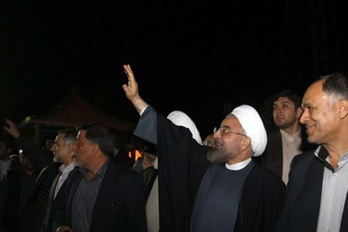 (تصاویر) دیدار روحانی با دختران دانشجو