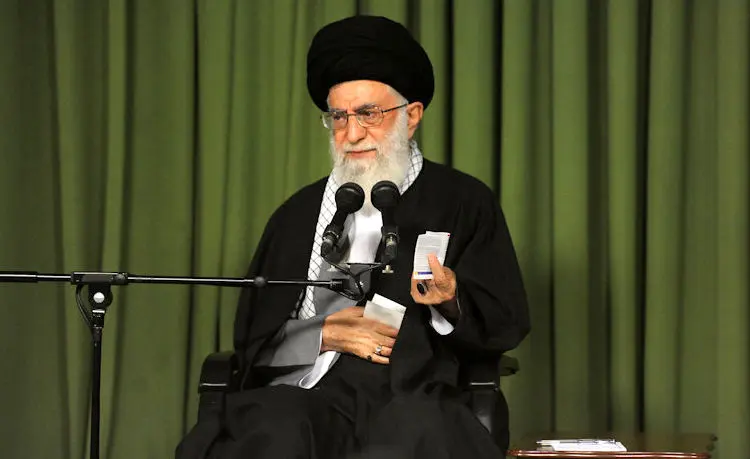 دیدار با مقام معظم رهبری، بازدید هنرمندان از آسایشگاه، مادران فراموش شده، کویرنوردی، مادران فراموش شده و ...
