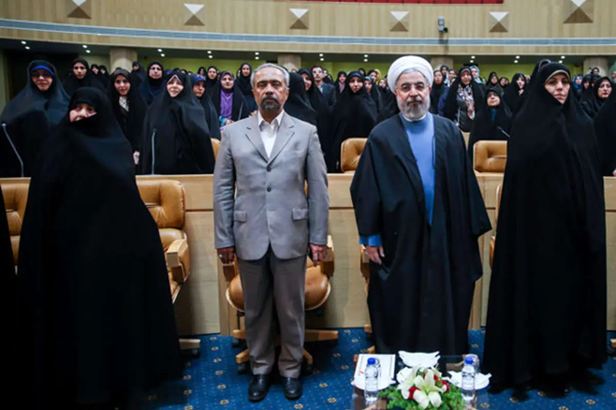 (تصاویر) روحانی و همسرش در همایش زنان