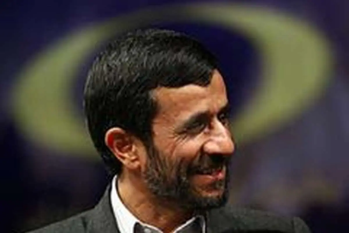 احمدی نژاد به سوی نور خاتمی به سوی ظلمت!