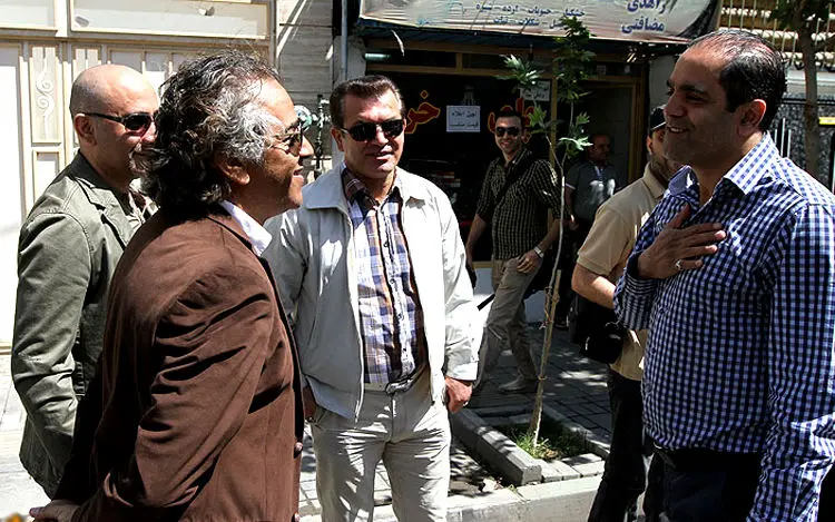 تلاش هنرمندان برای گرفتن رضایت، مراسم نکوداشت اصفهان، وضعیت جایگاه‌های سوخت، خانه‌های سوخته در آتش‌سوزی و...