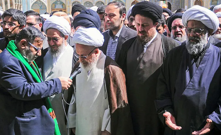 تلاش هنرمندان برای نجات دو اعدامی، بازدید فوتبالیست‌ها از بیمارستان، پاکسازی طبیعت،...