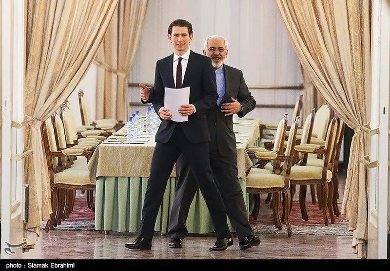 عکس جالب ظریف و جوانترین وزیرخارجه جهان