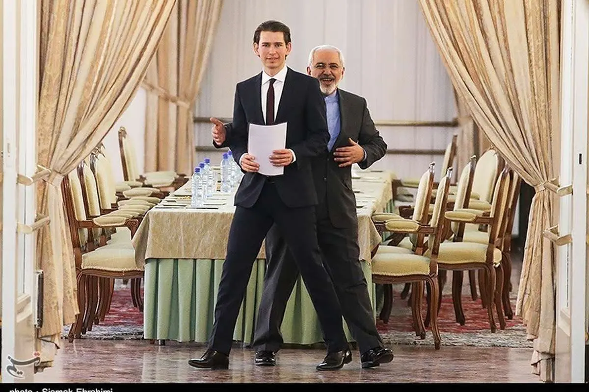 عکس جالب ظریف و جوانترین وزیرخارجه جهان