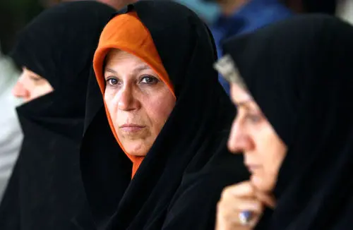 (تصاویر) فائزه هاشمی درنشست حزب‌کار