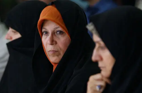 (تصاویر) فائزه هاشمی درنشست حزب‌کار