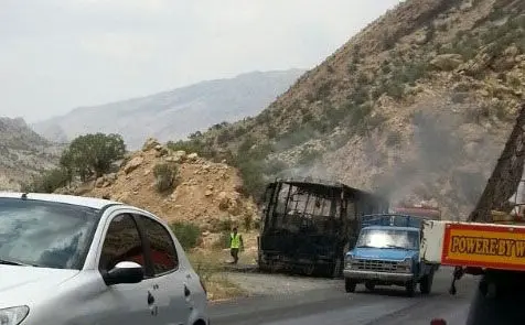 (تصاوير) آتش گرفتن "ولوو" در جاده شیراز