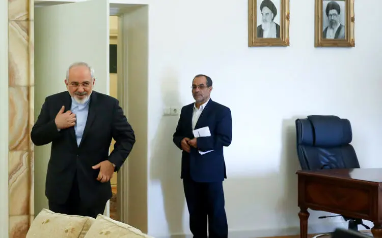 جشن بازیگران تأتر، خسارت باران در همدان، کشتن دردناک اسب، نوزادان چهارقلو، شکستن رکورد جهانی و ...