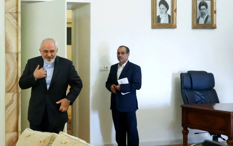 جشن بازیگران تأتر، خسارت باران در همدان، کشتن دردناک اسب، نوزادان چهارقلو، شکستن رکورد جهانی و ...