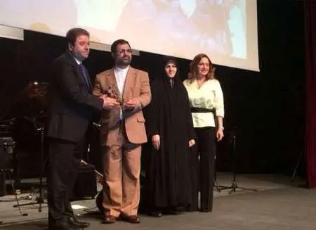 (تصویر) تقدیر از مادر بخشنده ایرانی در استانبول