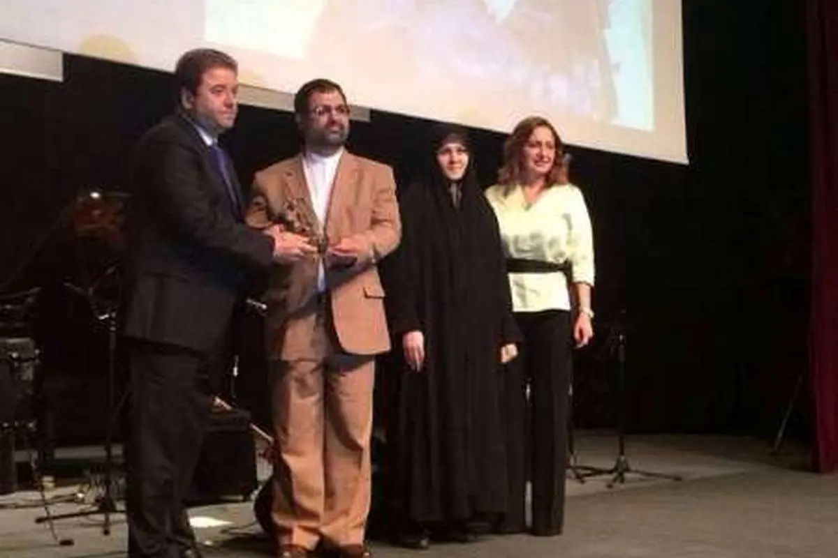 (تصویر) تقدیر از مادر بخشنده ایرانی در استانبول
