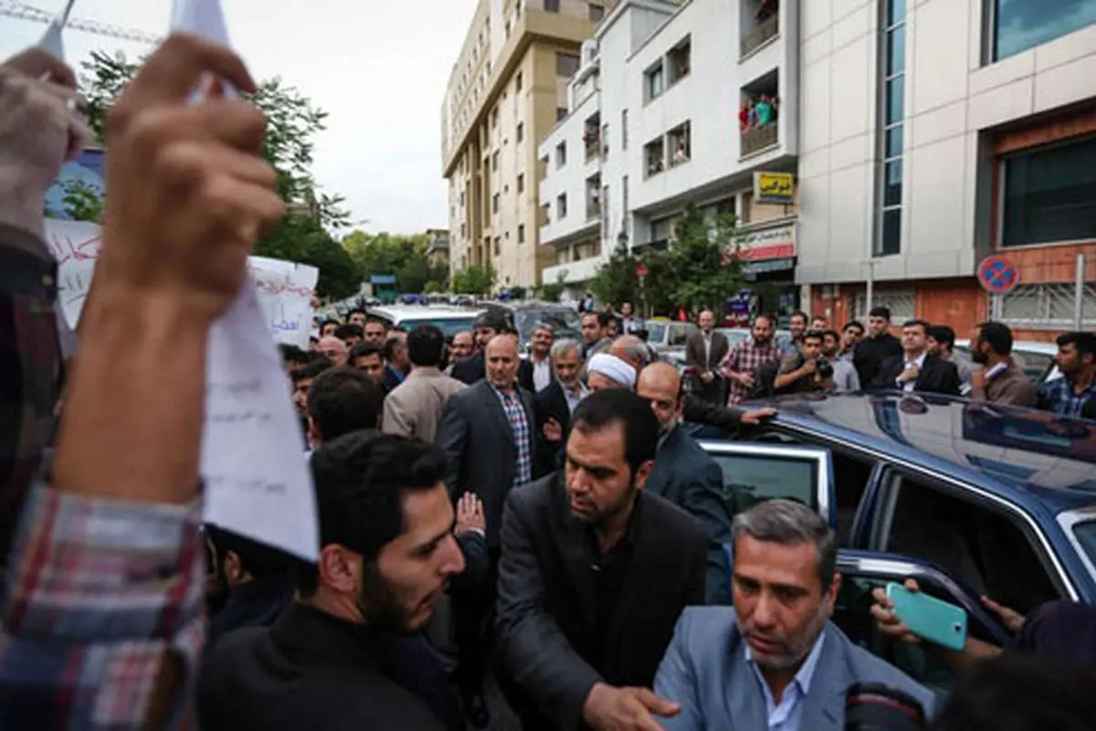 (تصاوير) حضور هاشمی در جمع جوانان «دلواپس»