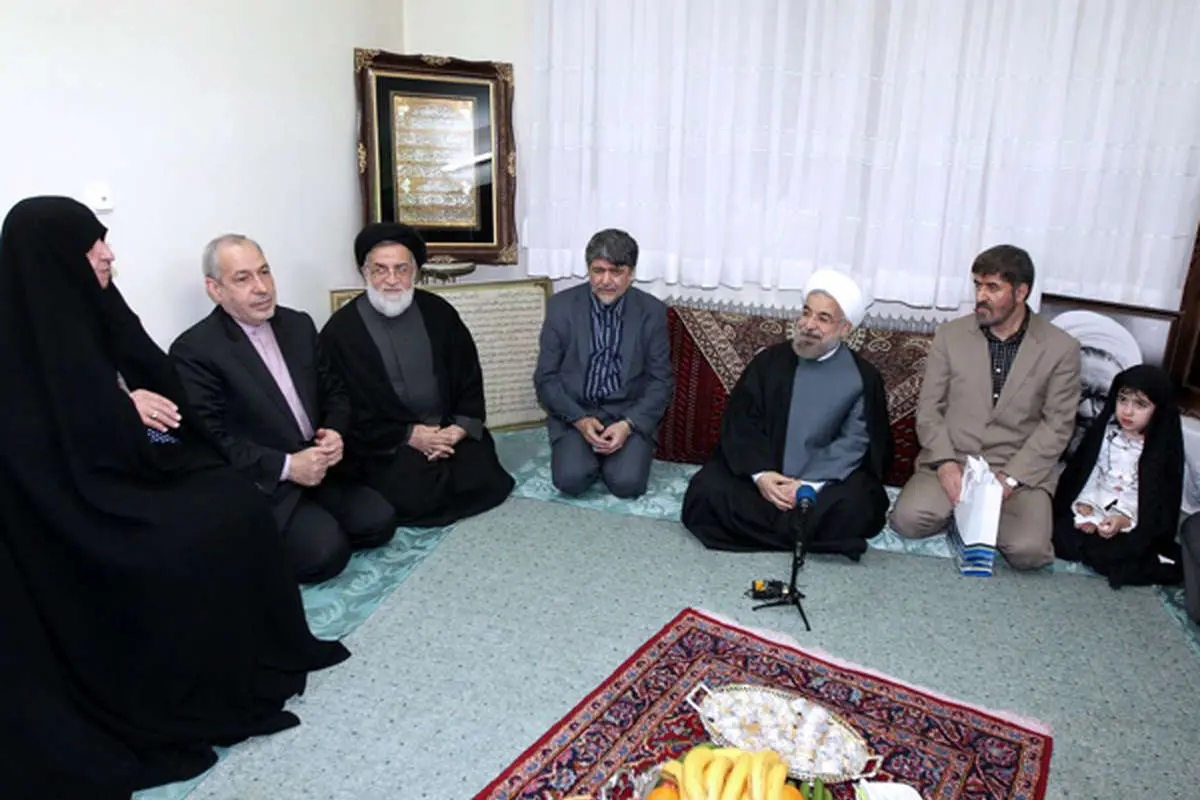 (تصاویر) روحانی در منزل شهید مطهری