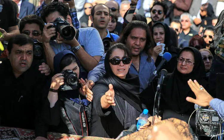 مراسم سالانه کارگردانان، آن‌ها که توافق ژنو دلواپسشان می‌کند، کلاس درس در اصطبل،...